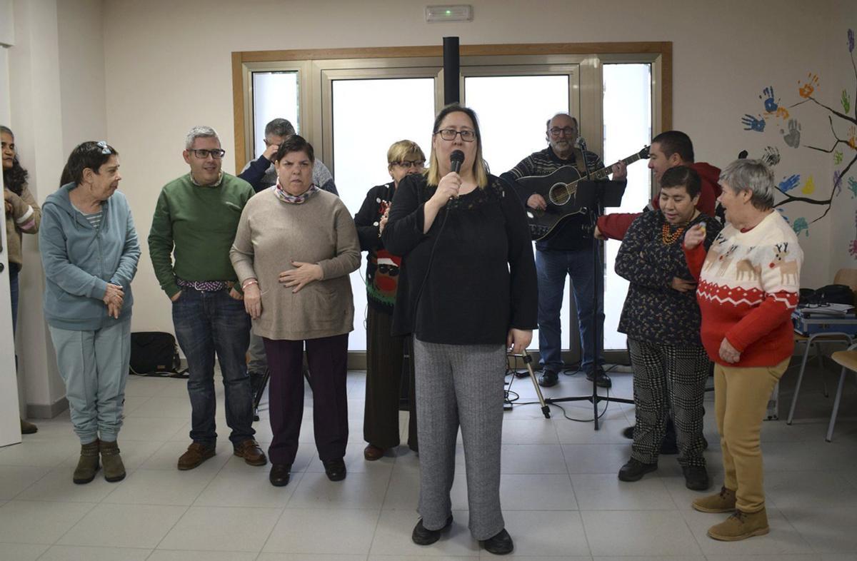 En Valga los usuarios interpretaron la canción «Color esperanza». |  FdV