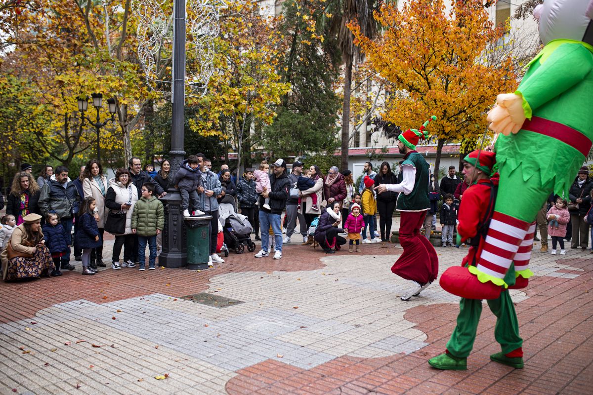 Fotogalería | Así fue el pasacalles navideño en Cáceres