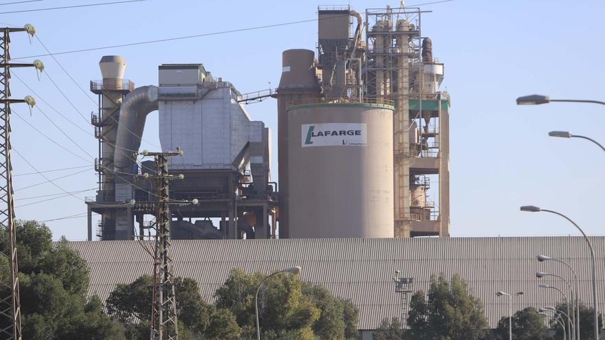 Instalaciones de Lafarge en Sagunt.