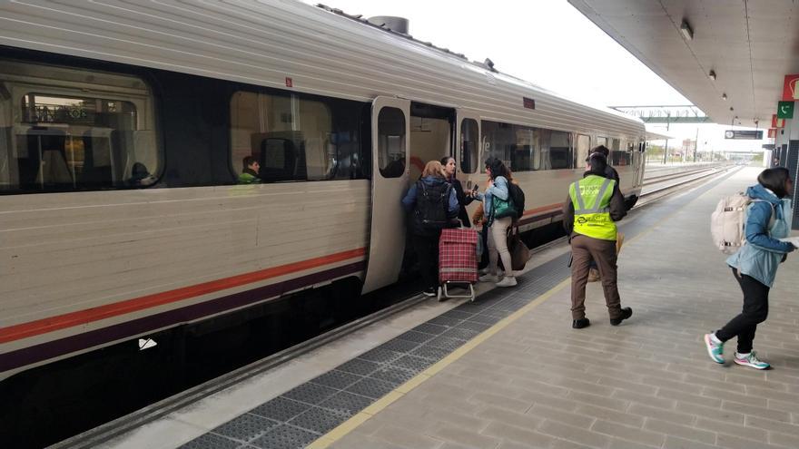 El tren regional de Puebla a Zamora y Valladolid cuenta ya con revisor