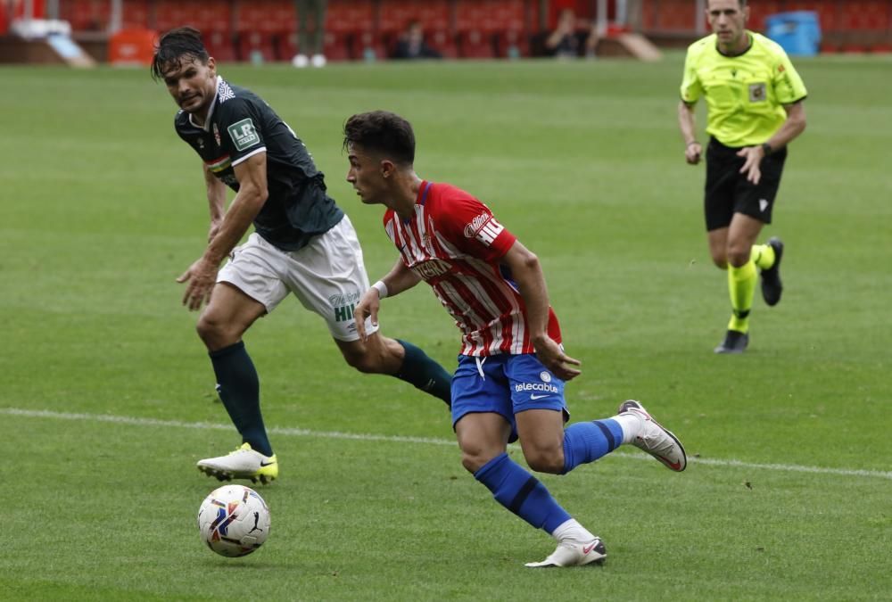 El partido entre el Sporting y el Logroñés, en imágenes