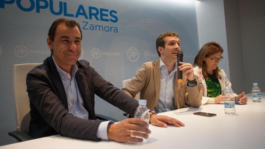 Fernando Martínez - Maíllo junto a Pablo Casado.