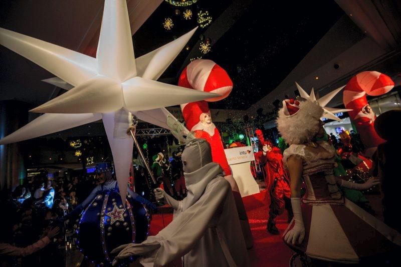 Encendida de luces en los centros comerciales de Zaragoza