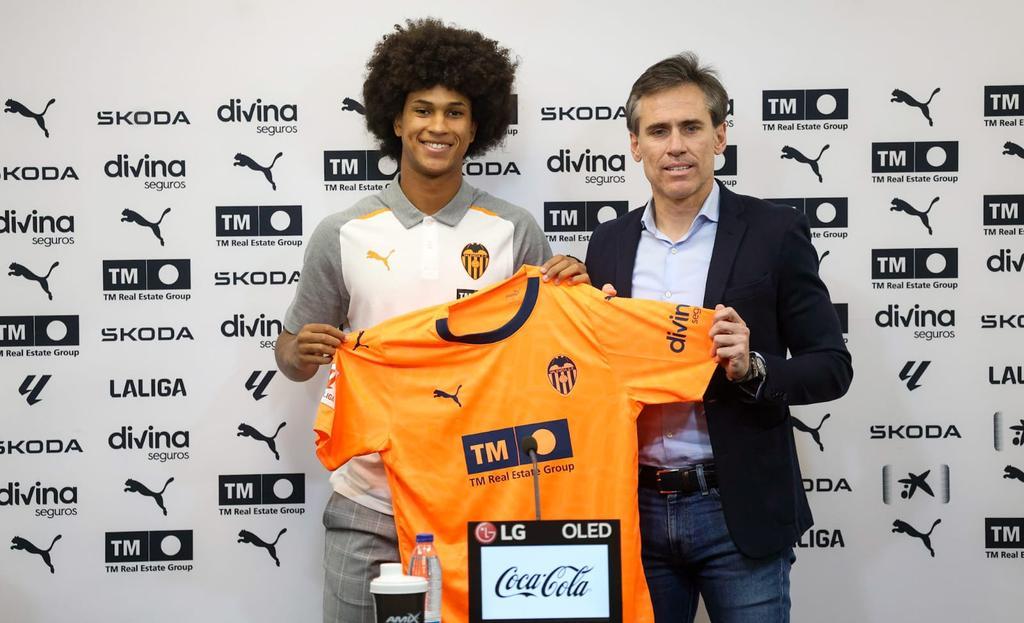 VALENCIA CF: Corona 'provoca' a la afición con su gestión como director deportivo del club