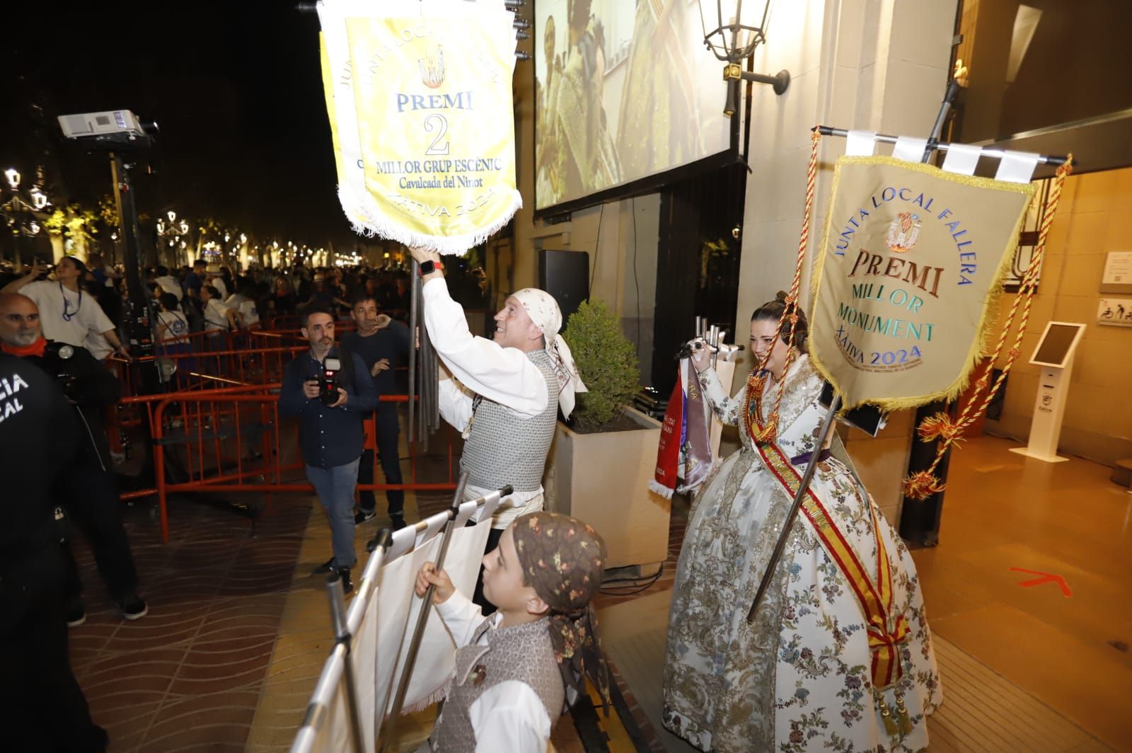 Así ha festejado la comisión Ferroviària su victoria en la edición 2024 de las Fallas de Xàtiva