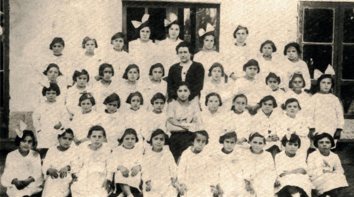 Escola de nenas de Maruja Estévez