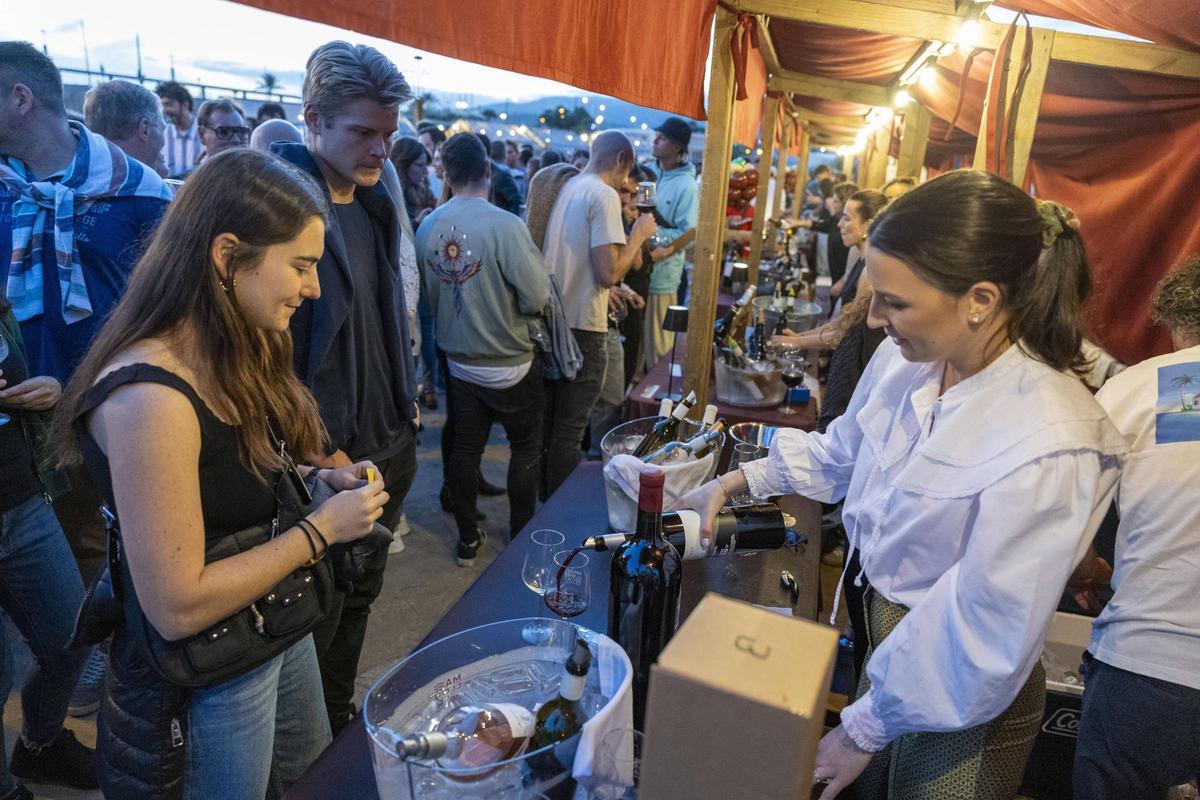FOTOS | Palma reune a centenares de personas para disfrutar del Raïm Wine Fest