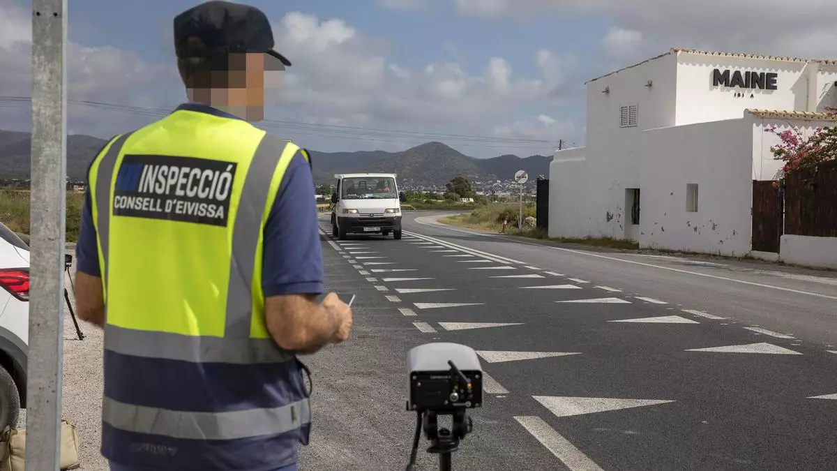 Comienza el despliegue de cámaras para vigilar la entrada y circulación de vehículos en Ibiza