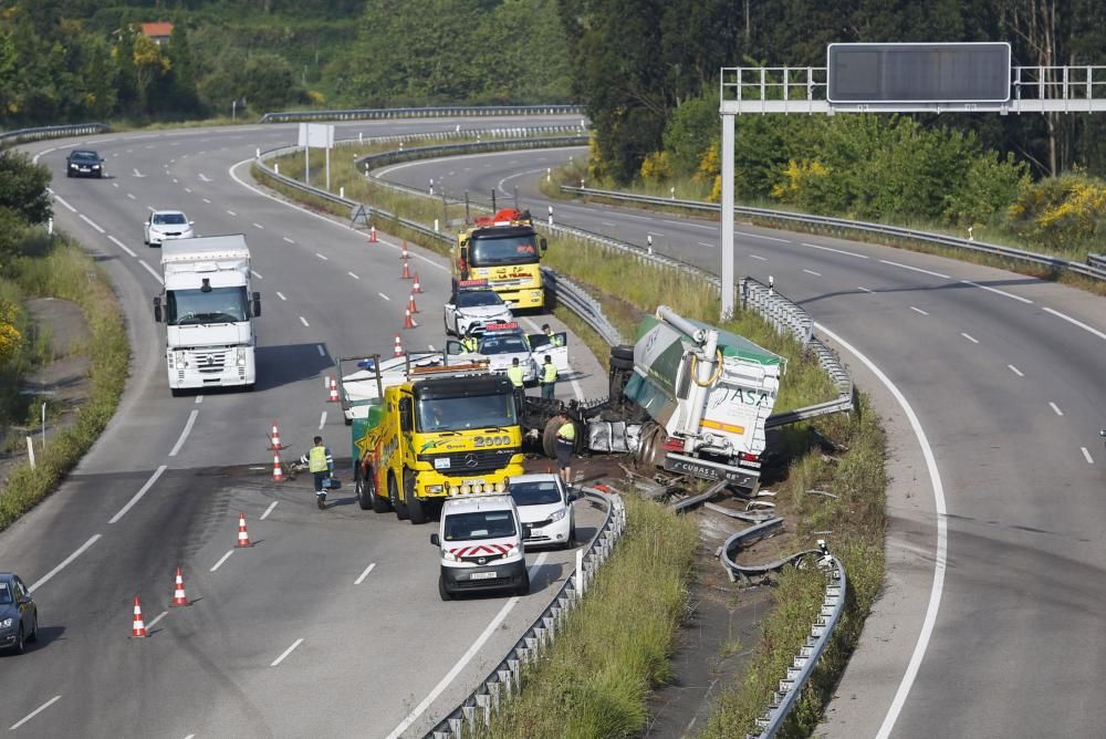 Accidente en la autovía A-8 a la altura de Molleda