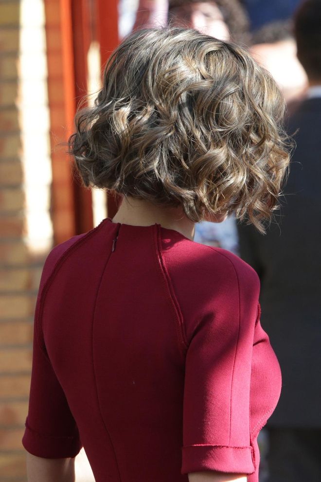 Detalle del peinado de Letizia Ortiz en su visita a Cáceres