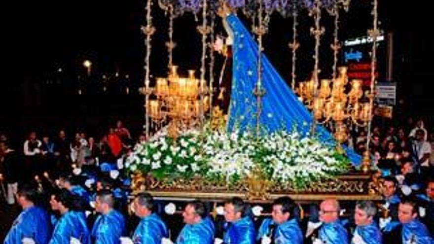 Procesión de la Virgen de los Dolores en Cangas. / GONZALO NÚÑEZ