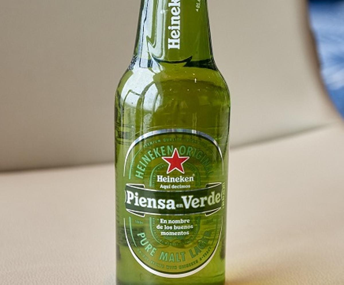 Una de las botellas de Heineken de la edición limitada por el 150 aniversario de la marca.