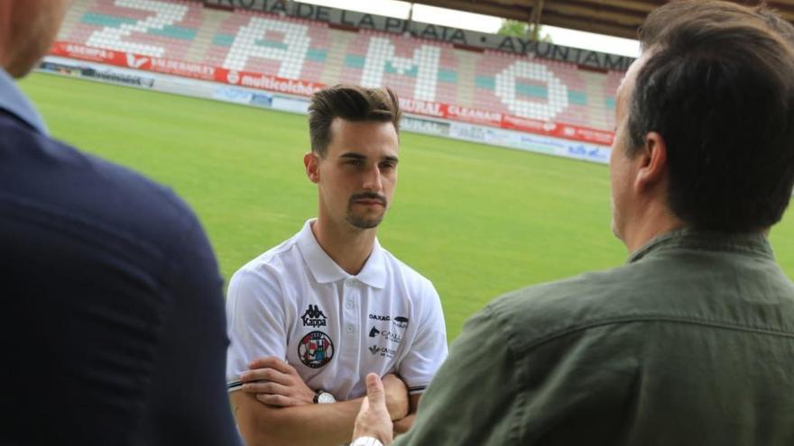 Valentín Blanco, el nuevo fichaje del Zamora CF, en el estadio Ruta de la Plata.