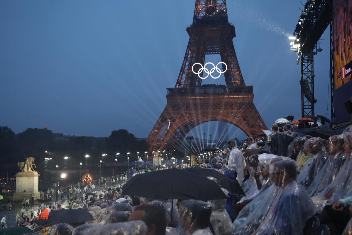 La lluvia marcó la ceremonia de inauguración de los Juegos.