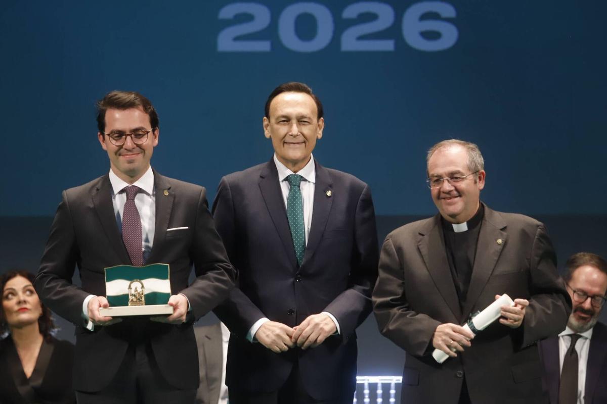 El acto de entrega de las Banderas de Andalucía 2026 de Córdoba, en imágenes