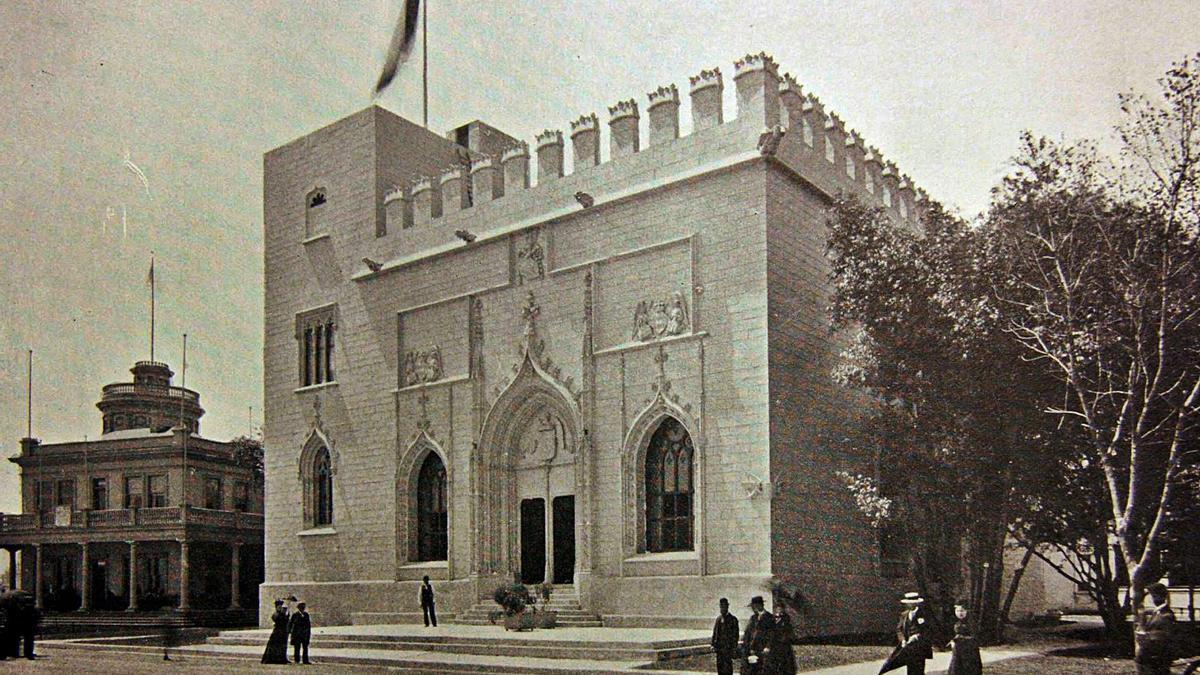 Exterior de la lonja en la Exposición de Chicago, construida a escala 3/5. | SPANISH BUILDING WORLD’S COLUMBIAN EXPOSITION