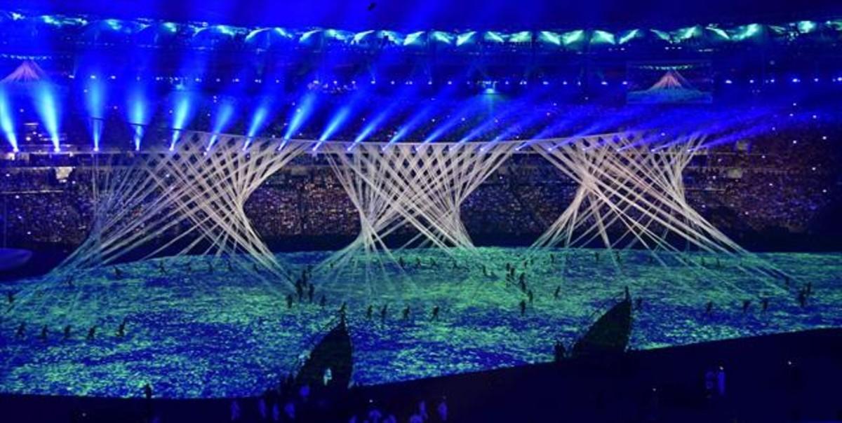 Uno de los momentos de la ceremonia de apertura en el estadio de Maracaná, anoche, en Río