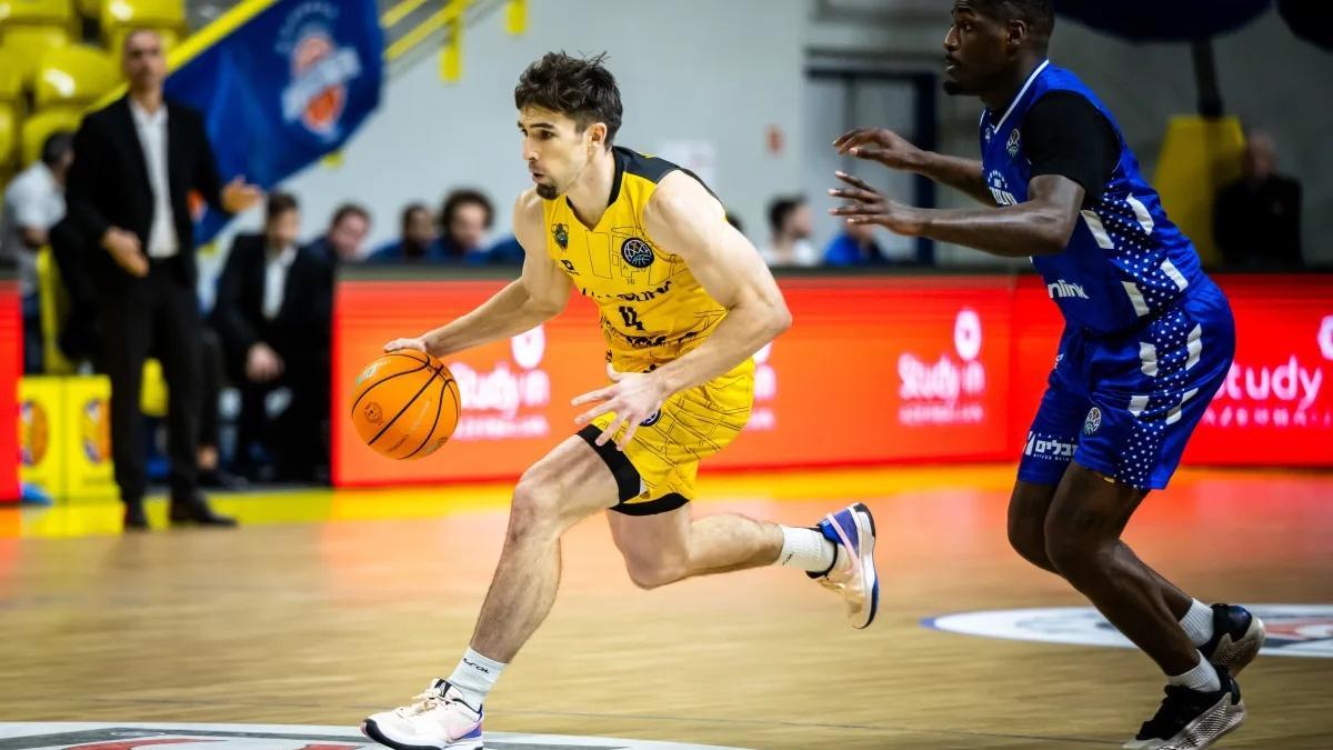 Van Beck trata de marcharse de la marca de Jones.