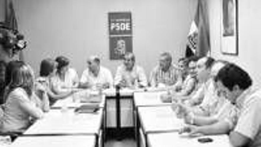 El PSOE dice que el proyecto del PP en la ciudad ya &quot;está agotado&quot;