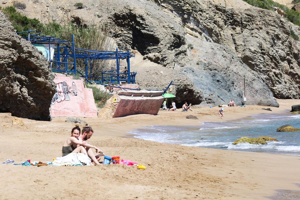 S'Aigua Blanca seguirá abierta pese al riesgo de desprendimientos