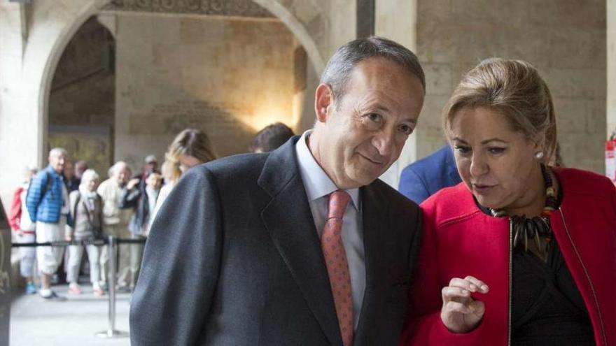 Valdeón promete un &quot;trato especial&quot; a las empresas familiares