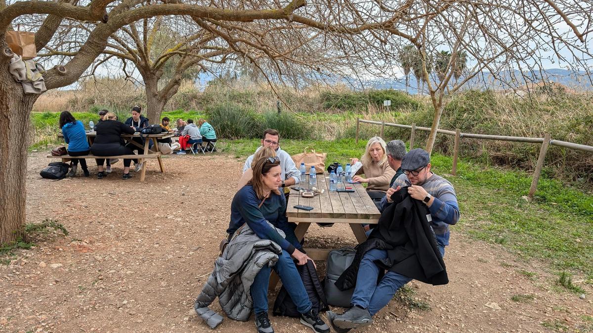 Los participantes disfrutaron de la tranquilidad y belleza de la Marjal