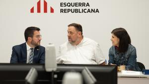 El ’president’, Pere Aragonès; el líder de ERC, Oriol Junqueras; y la portavoz del partido, Marta Vilalta.