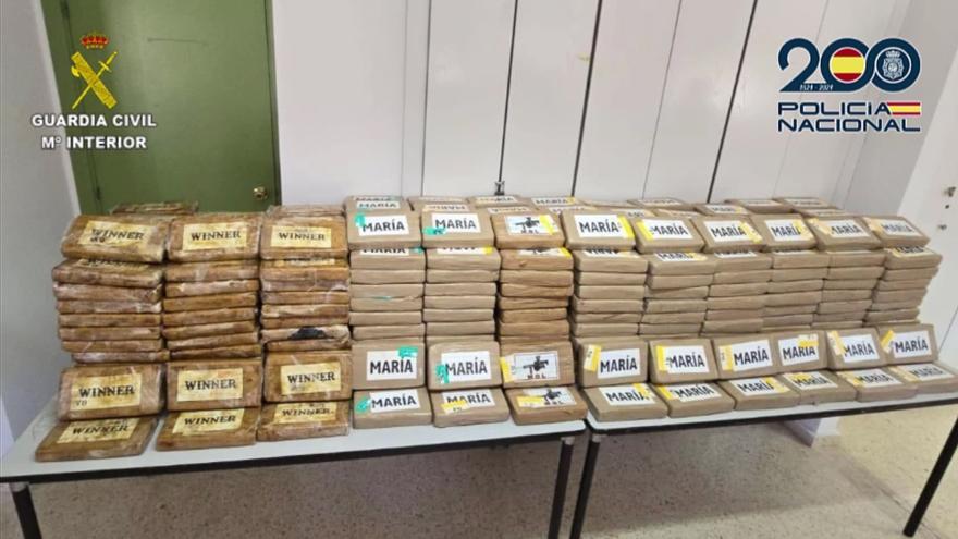 Policía y Guardia Civil intervienen 1.800 kilos de cocaína en una operación antidroga en Balears y Cataluña