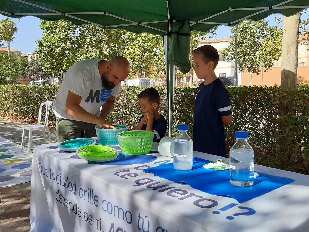 Niños aprenden sobre reciclaje en el distrito de Palma-Palmilla