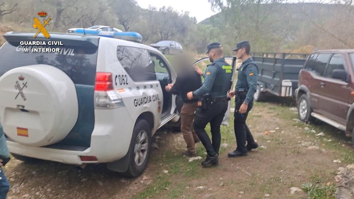 La Guardia Civil detiene a un ganadero que amenazó a sus vecinos con una escopeta en varios municipios de Alicante