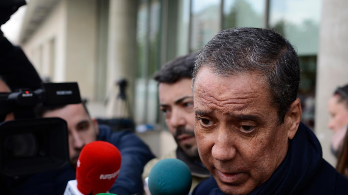 Zaplana, operat d’urgència per implantar-li un marcapassos després d’una fallida cardíaca Zaplana, operat d’urgència per implantar-li un marcapassos després d’una fallida cardíaca