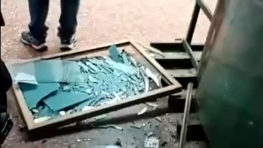 Un tornado se lleva los techos de dos naves del polígono de Chinales de Córdoba