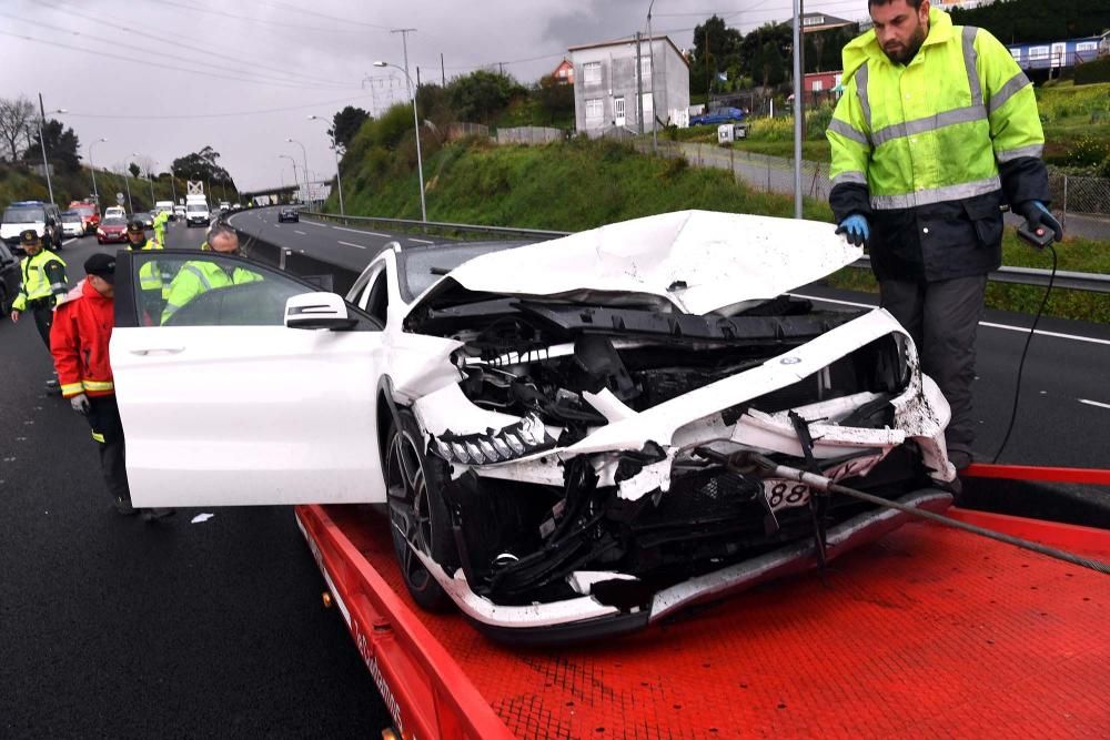 Dos de los coches han sufrido graves daños.