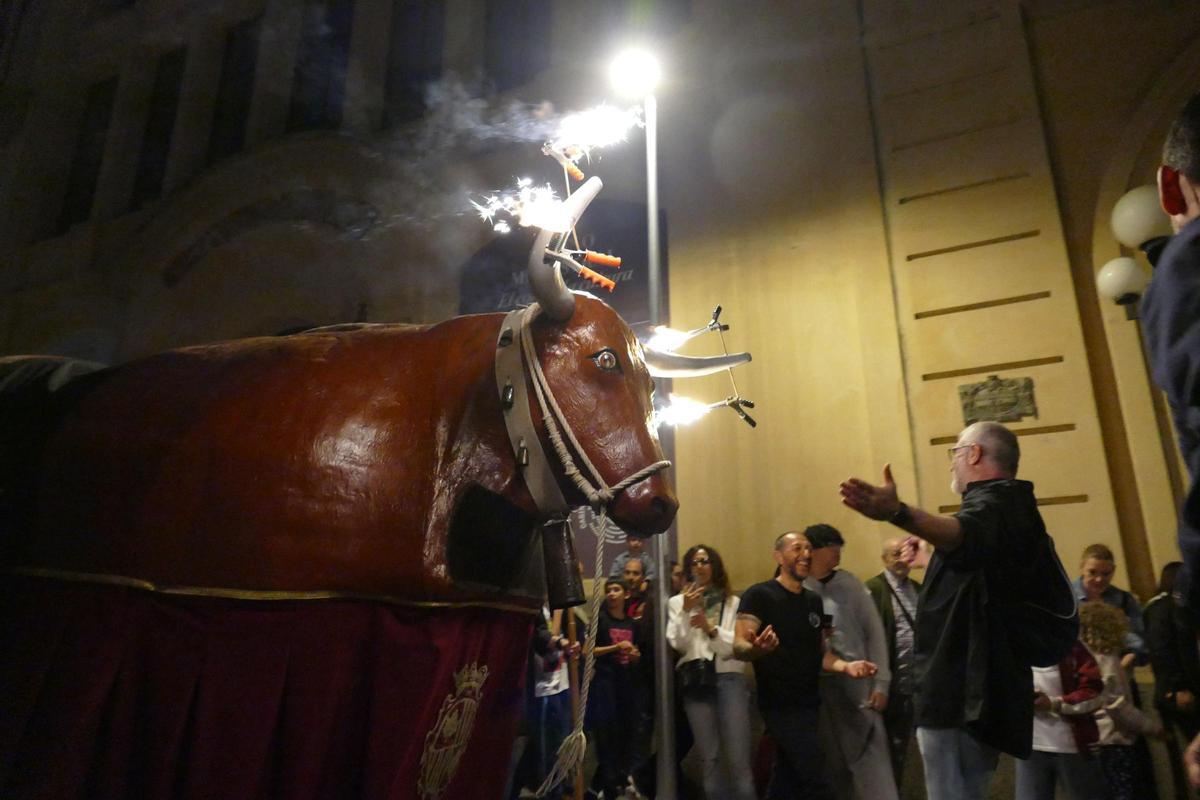 EN IMATGES | La Nit de la Cebeta més multitudinària engresca grans i petits