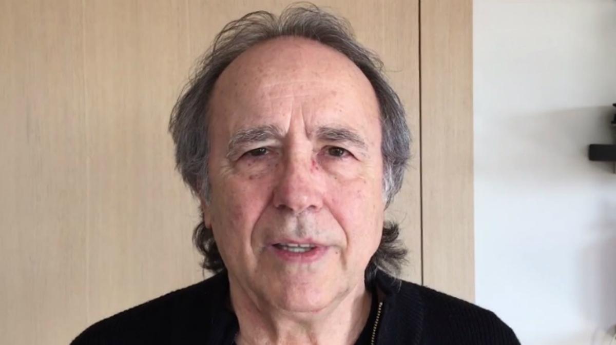 El cantant Joan Manuel Serrat mostrant el seu suport a SOS Menorca.