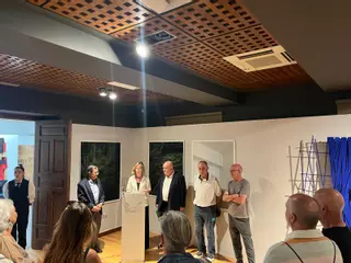 Inaugurada "Anaglypho", la muestra conjunta de Maojo y Marcos Morilla en la Villa: Pintura y forografía se dan la mano