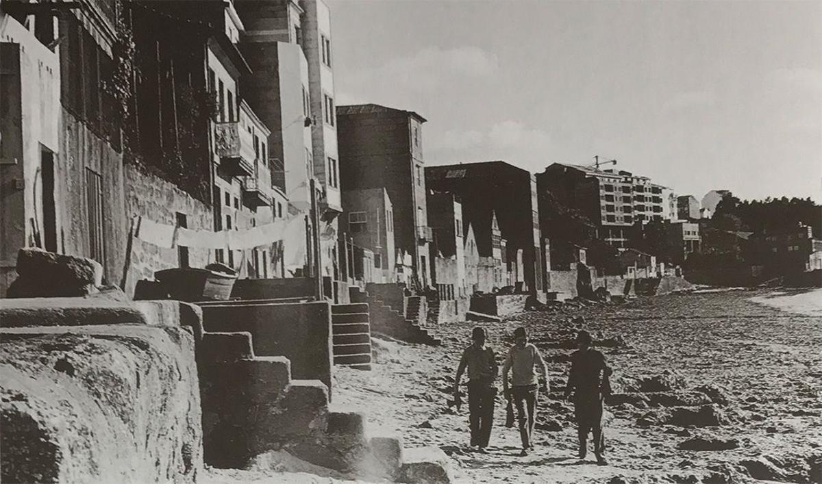 Playa de Bouzas, en Vigo, en 1964.