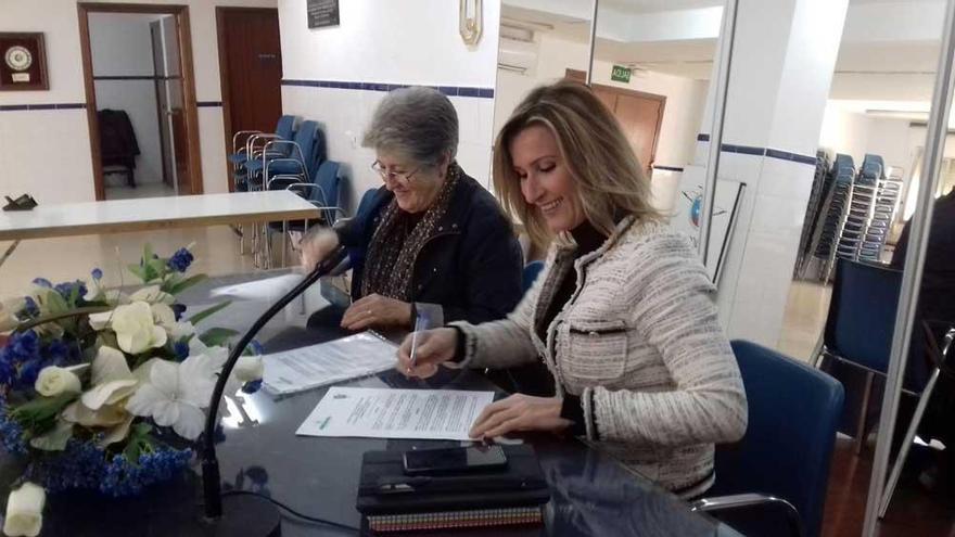 Renovación del convenio entre Mercadona y las amas de casa y consumidores de Extremadura