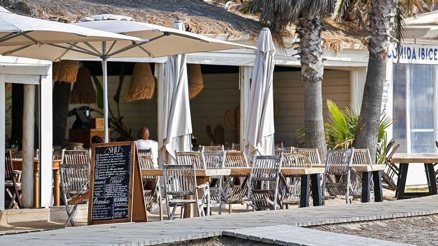 Los negocios sufren una temporada «muy irregular» en Talamanca - Diario de Ibiza - Vimarsana News
