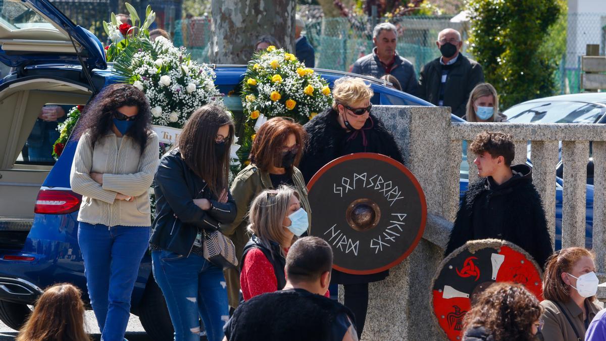 Familiares y amigos lloran la pérdida del, para muchos, jefe vikingo.