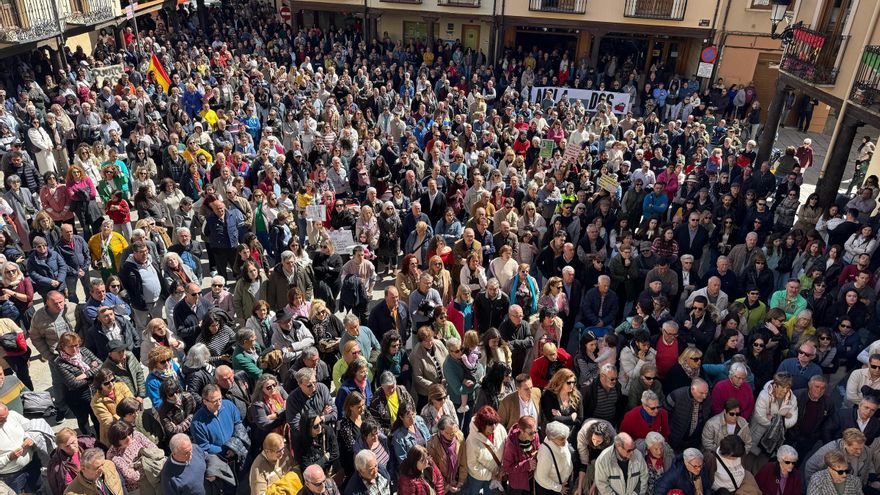 San Esteban de Gormaz (Soria) sale a la calle para pedir un puente nuevo &quot;del siglo XXI&quot;
