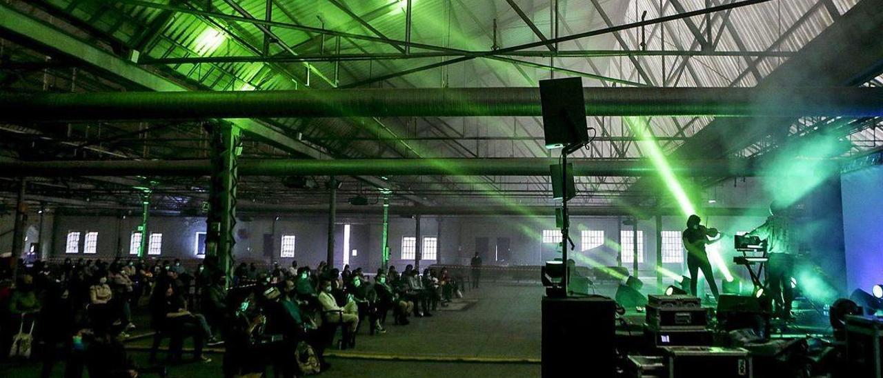 Concierto de &quot;Cicada&quot;, el pasado domingo, en una nave de la Fábrica de Armas de La Vega.