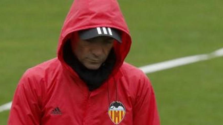 Marcelino sigue enfadado.