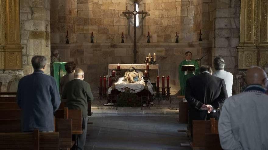 La Hermandad de Jesús Yacente de Zamora recuerda a sus fallecidos