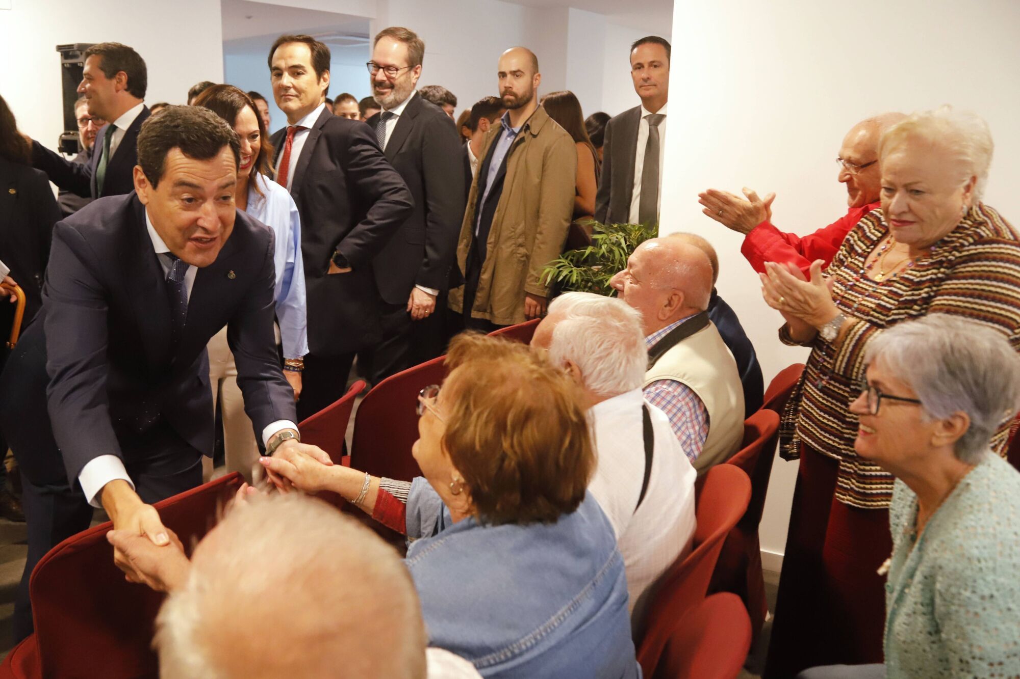 Entrega de las llaves de los apartamentos de Sama Naharro