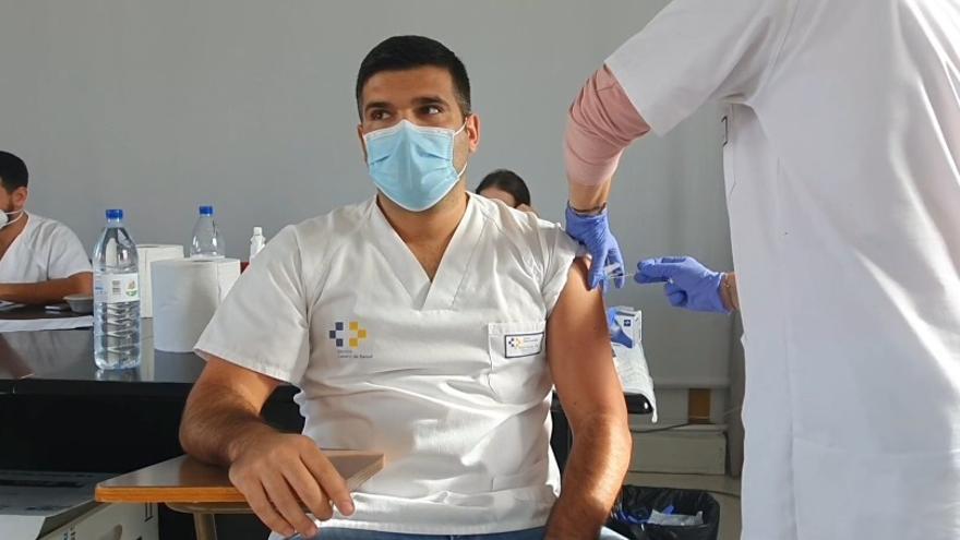 Solo 19 sanitarios han contraído el            virus en Canarias en los últimos 14 días