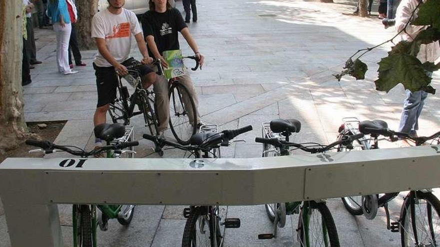 Aparcamiento de bicicletas en el parque de San Lázaro. // Iñaki Osorio