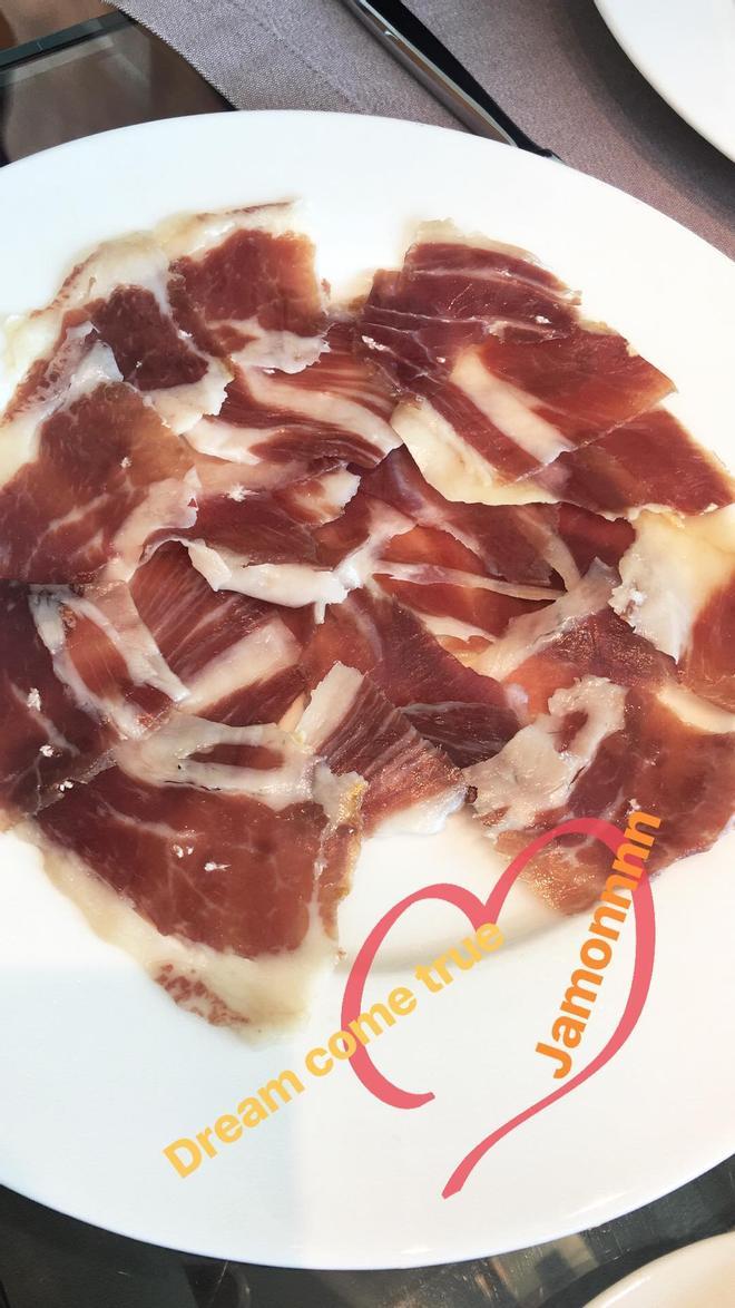 El plato de jamón serrano que comió Irina Shayk