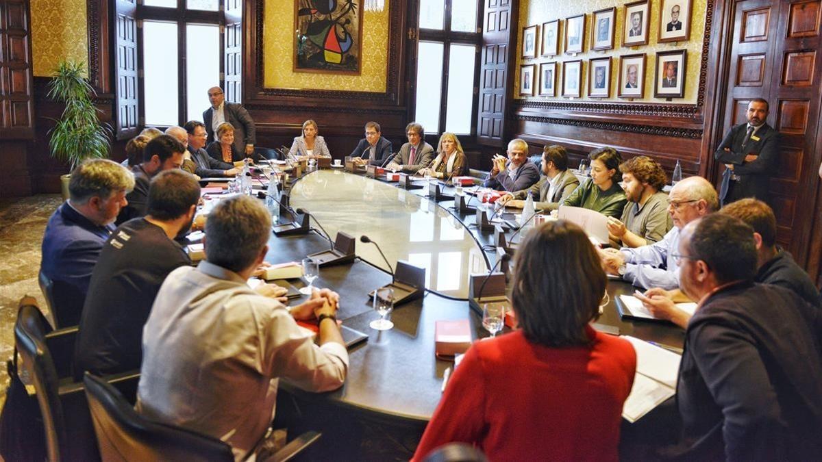 Reunión de la Mesa del Parlament con la Junta de Portavoces.