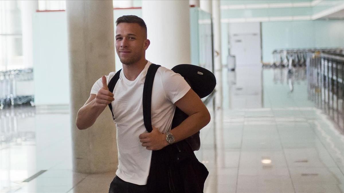 Arthur Melo, en el aeropuerto de Barcelona.